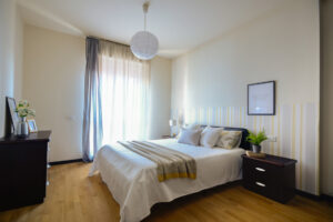 Agenzia Immobiliare Lodi - Vendita Bilocale Monza camera matrimoniale con balcone