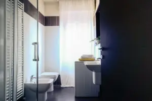 Agenzia Immobiliare Lodi - Vendita Bilocale Monza bagno finestrato