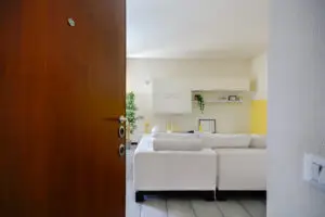 Agenzia Immobiliare Lodi - Vendita Bilocale Monza ingresso salotto
