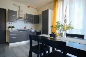 Agenzia Immobiliare Lodi - Vendita Bilocale Monza zona giorno luminosa