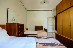 Agenzia Immobiliare Lodi 4 locali Zona Fanfani camera ampia da ristrutturare