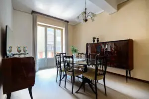 Agenzia Immobiliare Lodi 4 locali Zona Fanfani soggiorno da ristrutturare